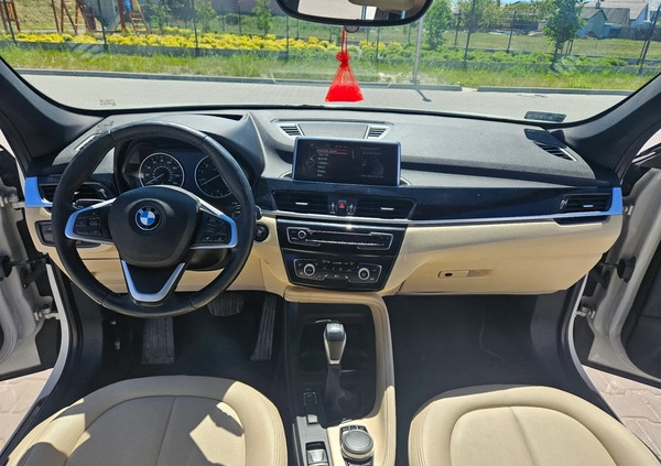 BMW X1 cena 78900 przebieg: 128000, rok produkcji 2017 z Marki małe 352